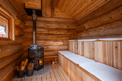 マキを熱源としたサウナ室