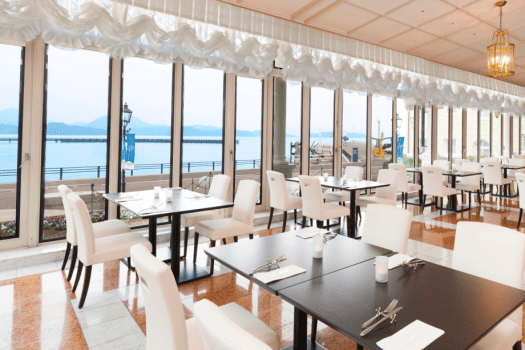 【エクセルシオール】目の前に広がる海に心癒される海辺のレストラン