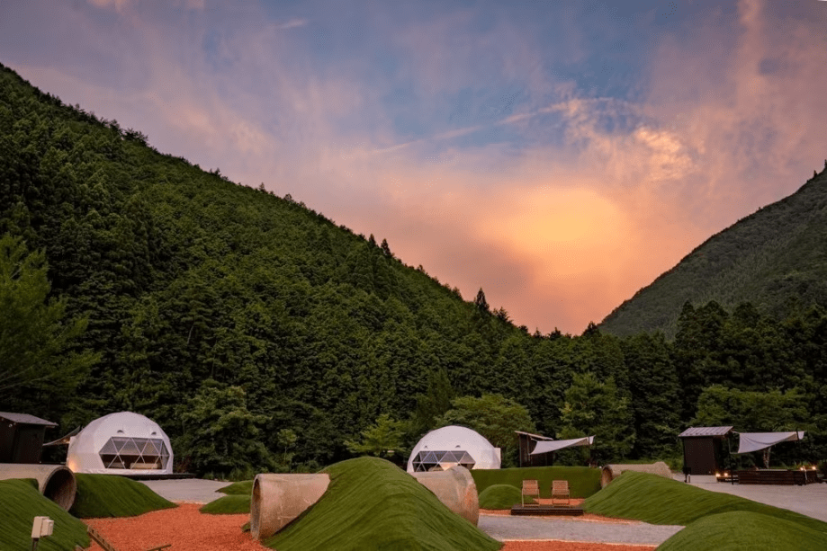 夕暮れのドームテント