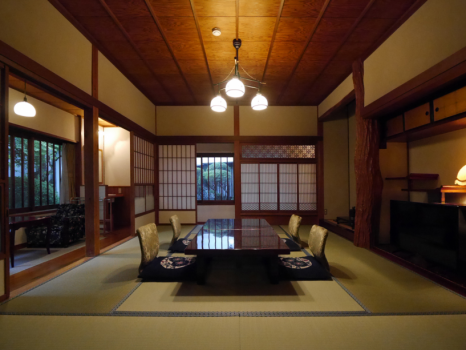 【本館　１５番】大浴場に近く庭の景色の良い和室