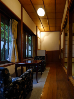 【本館　１５番】大浴場に近く庭の景色の良い和室 　広縁