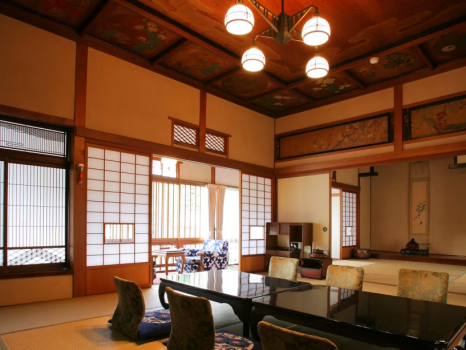 【本館　２１番】８０平米　花鳥風月の天井画が美しい和室