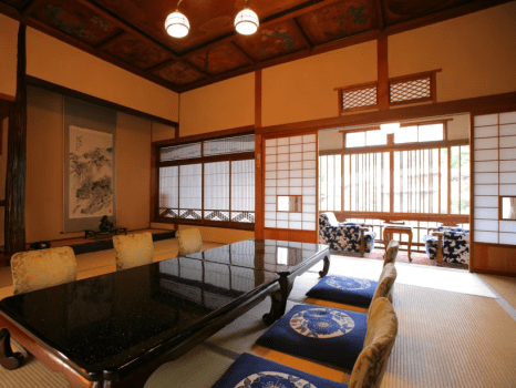 別所温泉 旅館 花屋 | 【本館 21番】80平米 花鳥風月の天井画が美しい