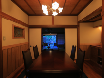 【温泉露天風呂付特別室　７３番】４７平米　食事室（人数により個室食事処になります）