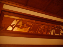 【本館　１４番】大浴場に最も近い広々和室　趣向を 凝らした欄間