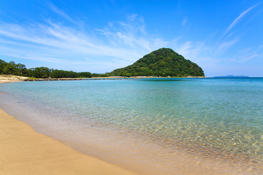「青い空、透き通る海、白い砂浜」