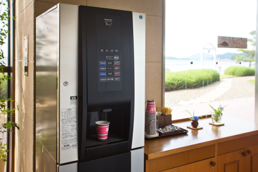 ■コーヒーメーカー■外の景色を眺めながらコーヒーを飲んで“ほっ”とひと息。