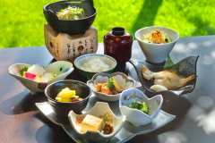 ■海の和朝食■イカ・フグなど海が近い萩でしか食せない“新鮮な海鮮”が盛り沢山(写真はイメージです) ■海の和朝食■イカ・フグなど海が近い萩でしか食せない“新鮮な海鮮”が盛り沢山(写真はイメージです)