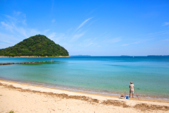 まるでプライベートビーチかのように、思い立ったらすぐに海へ遊びに行ける近さが魅力