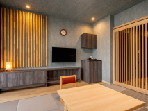 【和室】 モダンな中に和のイメージを取り入れ、落ち着いた空間でお過ごしいただけます。