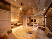 【MIHAGIロイヤルスイート】 ゆとりある高さとスタイリッシュさを兼ね備えた極上の一室。