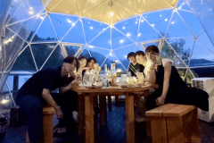 【3名様以上がお得！】《グループ割 15%OFF》ドリンク飲み放題！温泉付グランピング＜1泊2食＞