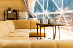 ⑤貸切温泉客室付ドームテント　ダブルベッド&times;3台