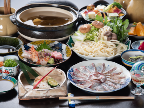 【通年・愛媛県産鯛しゃぶ会席】全てのお献立に鯛を用いた愛媛県産の鯛を楽しめる会席でございます。