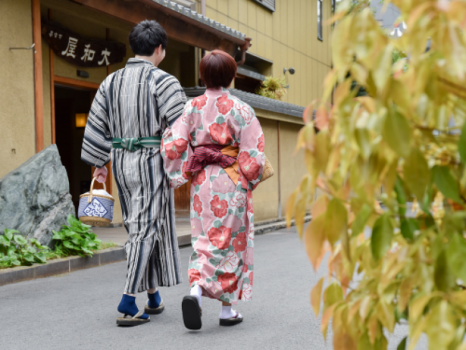 *【色浴衣で湯めぐり】当館は寝巻き用とは別に湯めぐり用の色浴衣をご用意いたしております。