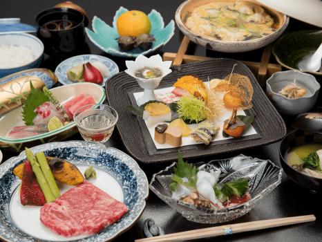 *【お夕食一例】初秋のお夕食一例・メインのお肉料理は国産牛のステーキをご提供いたしております。