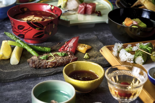 【ご夕食一例】愛媛の味覚「伊予牛」のステーキがメインの会席もございます。