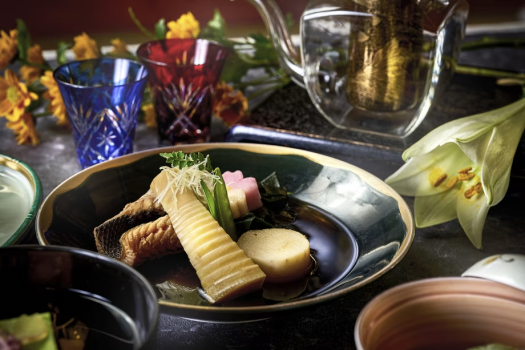 【ご夕食一例】和を大切にする当館だからこその、“五感が喜ぶ”日本の四季の恵みをお召し上がりください。