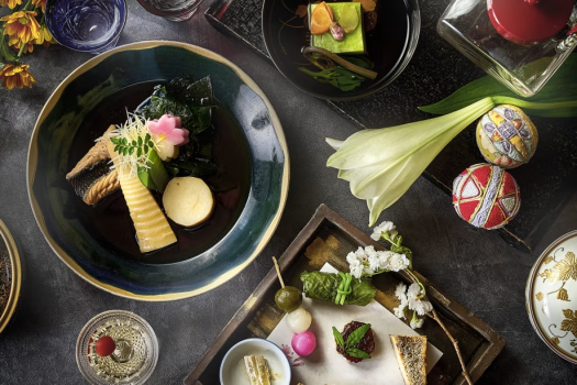 【ご夕食一例】伊予の恵みをふんだんに使用し、四季の移ろいに喜びを感じる逸品が揃います。
