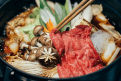 大正7年創業繁本精肉店厳選【 兵庫県産A5等級黒毛和牛のフルコース】◆地元の旬野菜を贅沢に食べられる◆(朝夕食付)