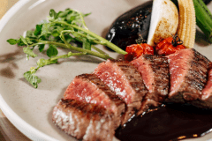 【夏季限定】播州百日どりの前菜と兵庫県産A5等級黒毛和牛ステーキコース◆地産の食材を贅沢に楽しむ◆(朝夕食付)