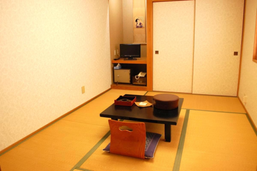 和室6畳｜2名定員｜トイレ付｜禁煙