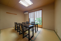 個室お食事処｜椅子テーブル席