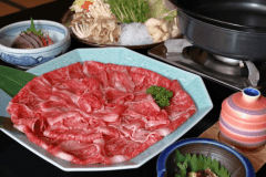 【但馬牛すき焼き】特製割下が沁みる霜降り但馬牛｜但馬牛150g使用｜特選但馬牛すきやきコース
