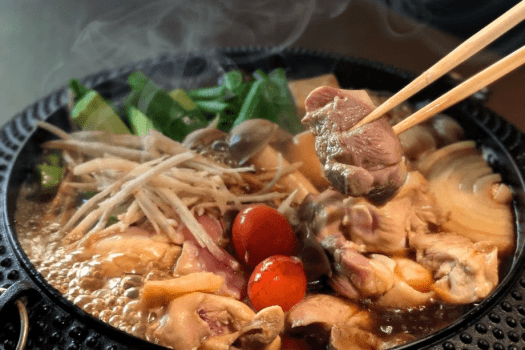 【地鶏の田舎風すき焼き】地鶏の旨味が染み渡る &rdquo;丹波の逸品&rdquo; ｜お食事処 提供｜天然温泉