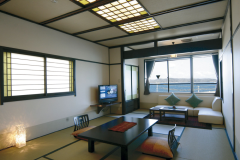 Ｃタイプ　展望風呂付きツイン＋和室１５畳