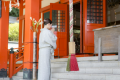 当館よりすぐ「淡嶋神社」は目の前。とても有名な神社です