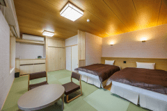 令和6年10月にリニューアルオープンした本館和洋室は和の趣を感じさせつつ明るくモダンな空間へと生まれ変わりました。