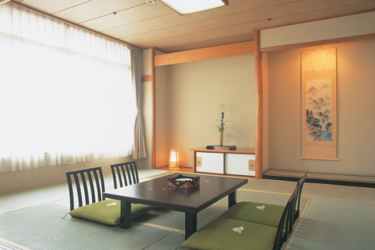 緩やかな時間が過ぎる寛ぎの和室