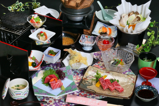 地場の素材・旬の食材をふんだんに使ったこだわりお料理の数々をお楽しみ（イメージ）