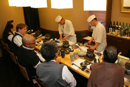 細かなおもてなしと旬の味覚を存分にご堪能ください