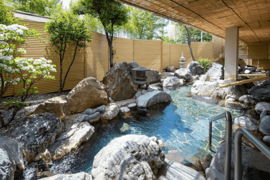 湯音も心癒される岩大露天風呂「六花仙」