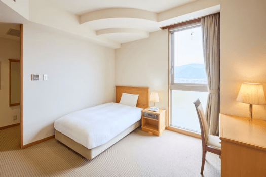 ・【シングル】一人旅や出張に便利な設備が揃うシングル客室です