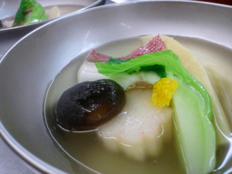 丹後の旬地食材を使用した創作会席料理をご堪能ください。