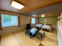 和室14畳
シングルベッド2台完備
