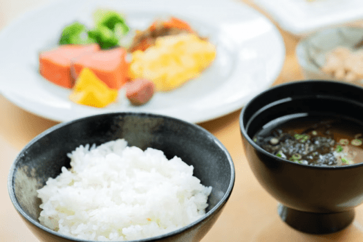 【朝食付き】山形名物芋煮と県内産『つや姫』を味わう和朝食バイキングプラン