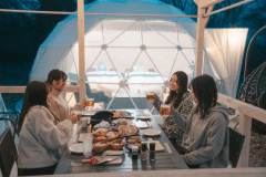 【学割】卒業旅行にグランピングを！思い出を写真に「チェキサービス」の豪華BBQプラン 99glamオリジナルツアー＋２食付き【期間限定・数量限定】