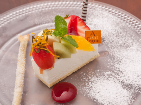 【食事一例】食後はシェフ特製デザートをお楽しみください