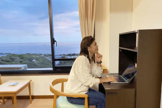 【ワーケーション専用客室】お部屋で快適にお仕事、疲れたら海を眺めてリフレッシュ！
