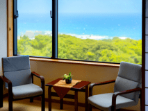 【海側ワイドルーム】[イメージ] 都会の喧騒を忘れさせてくれる雄大な景色が望めます