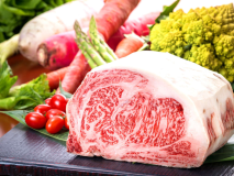 さっぱり甘い脂身×ほろりと柔らかい甘味が特徴の【上州牛】をメインとしてフレンチ懐石を別館ぴのんで召し上がって頂きます。