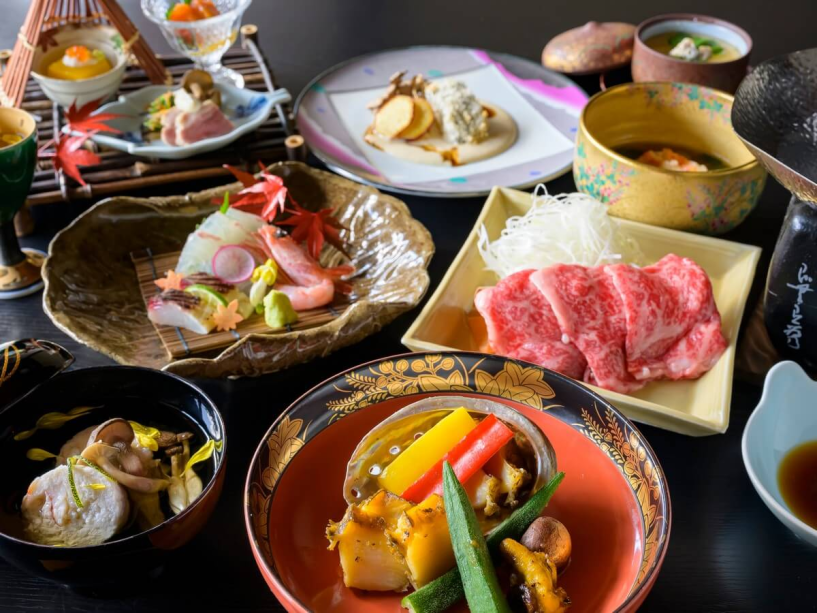 【秋のプレミアム味覚会席】四季折々の彩り豊かな、山陰の贅を尽くした会席です。