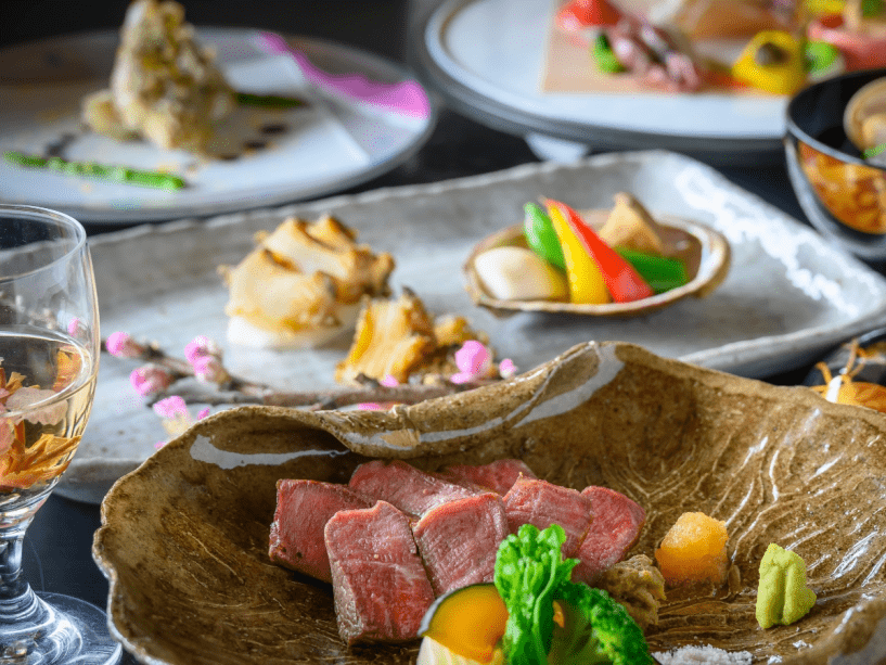 【和の極み会席】鳥取県最上級ブランド和牛「オレイン55」の炙り焼きと豪華なお料理の数々