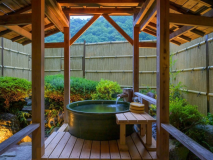 美しい佇まいに心奪われる、温泉露天風呂付客室【海棠の間】