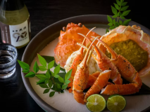 焼き蟹の香ばしい香りが鼻腔をくすぐります。