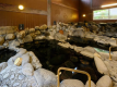 三徳川に温泉が湧き出ていたものを、そのまま湯船に使用した天然の岩風呂「巌窟の湯」